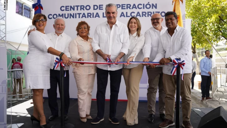 Abinader inaugura Centro de Superación Comunitaria Los Alcarrizos