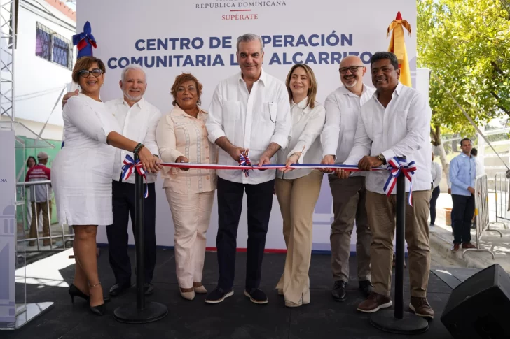 Abinader inaugura Centro de Superación Comunitaria Los Alcarrizos