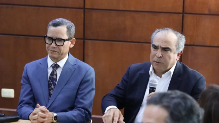 Aumento salarial 2025: Empresarios dicen se facilitó aumento por encima de las posibilidades Aumento salarial 2025: Empresarios dicen se facilitó aumento por encima de las posibilidades