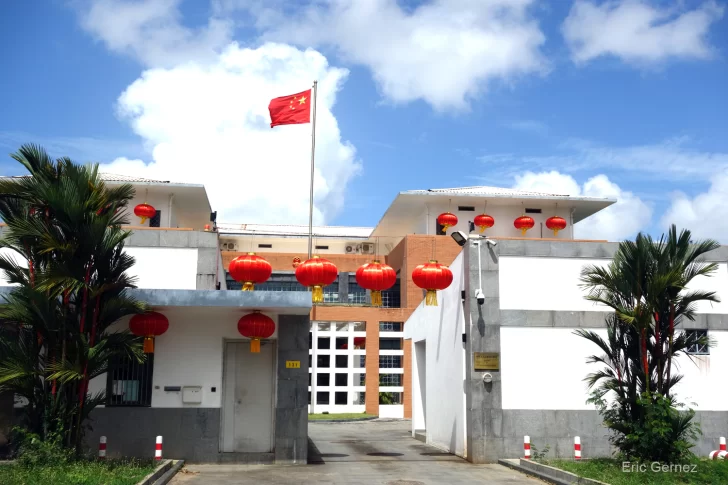 ambassade-de-Chine-au-Suriname-728x485