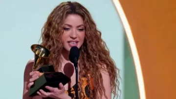 'Hermanos y hermanas migrantes… Siempre voy a luchar por ustedes': 5 mensajes políticos de Shakira y otros artistas que resonaron en la ceremonia de los Grammy