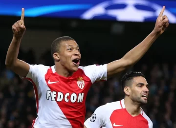 Mbappé juega hoy en el estadio donde se presentó al mundo