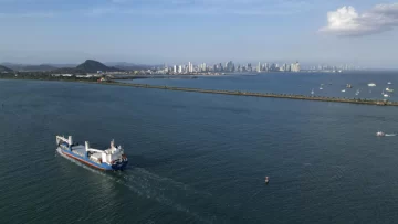 Panamá desmiente a EE. UU., que asegura que sus buques no pagarán por el uso del canal