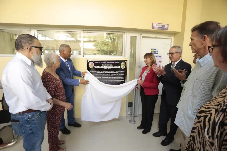 Facultad de Humanidades de la UASD rinde homenaje a Emilio Cordero Michel y Carmen Durán Jourdain