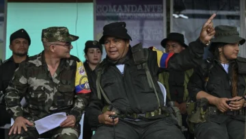 Disidentes de las FARC retienen a 29 militares y policías en Colombia