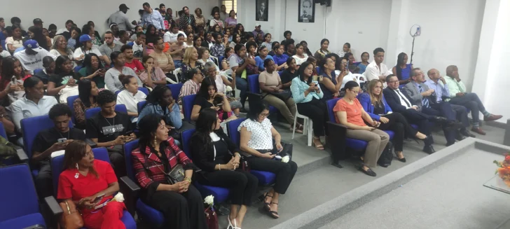 Presentan en UASD panel 'Mujer y liderazgo'