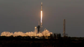 Despega el cohete para rescatar a astronautas varados en la Estación Espacial Internacional