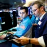Wall Stret abre en verde pendiente de las negociaciones comerciales entre EE.UU. y Canadá