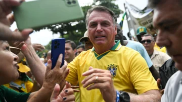 Simpatizantes de Bolsonaro se movilizan en apoyo al exmandatario durante juicio clave