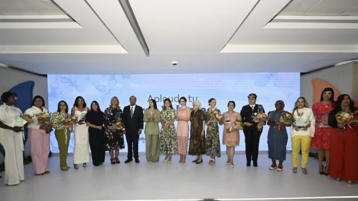 Voluntariado Banreservas reconoce a 13 dominicanas como mujeres de gran voluntad