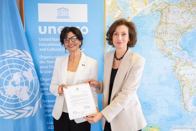 Larissa Veloz presenta sus Cartas Credenciales como delegada permanente ante la UNESCO