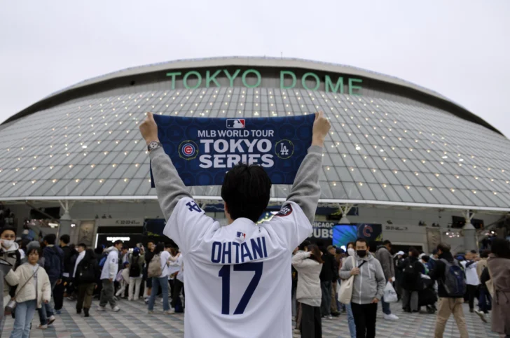 Fiebre en Tokio para ver al japonés Ohtani en partidos inaugurales