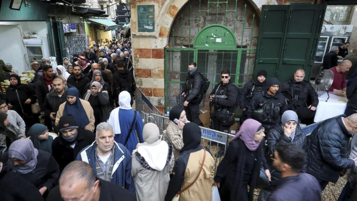 El primer viernes del Ramadán, teñido de restricciones israelíes en sitios sagrados