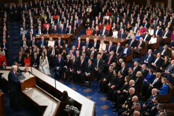 Democrátas interrumpen a Trump con abucheos durante su discurso en el Congreso