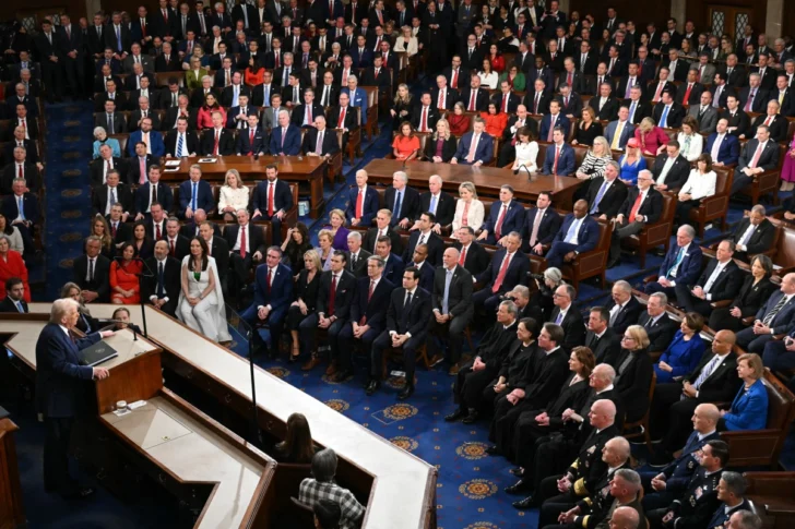 Democrátas interrumpen a Trump con abucheos durante su discurso en el Congreso