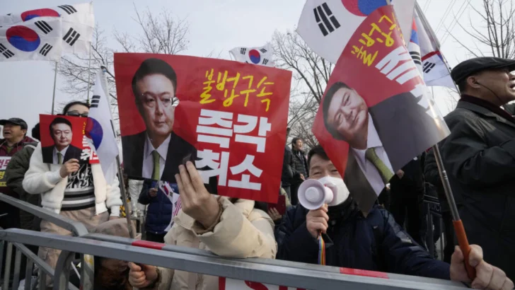 La justicia surcoreana ordena la liberación del presidente Yoon Suk-yeol
