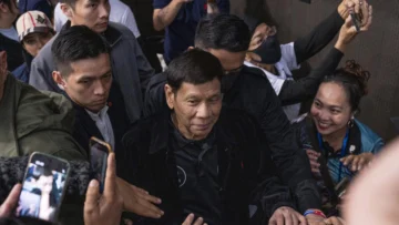 Detenido, Duterte es trasladado a la Corte Penal Internacional de La Haya