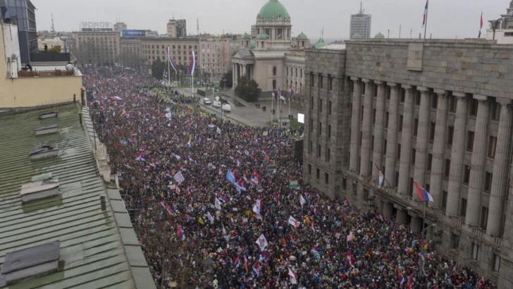 Masiva manifestación contra la corrupción en Serbia