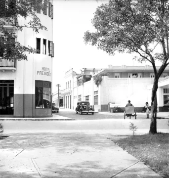 El-Hotel-Presidente-era-uno-de-los-lugares-en-que-se-pensaba-atentar-contra-la-vida-de-Trujillo-en-1935-693x728