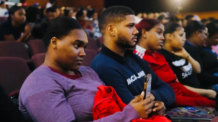 Estudiantes de la UASD participan en panel sobre amor e igualdad