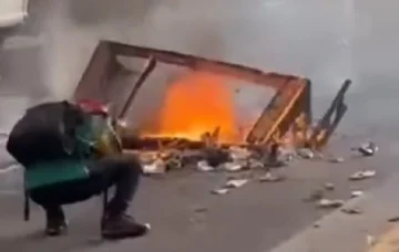 Filman disparo de la Policía contra fotógrafo argentino en estado grave