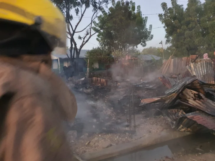 Muere en incendio joven 23 años, en Santiago Oeste