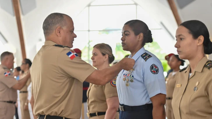 Reconocen liderazgo, esfuerzo y compromiso de mujeres del Ejército, Armada y Fuerza Aérea Reconocen liderazgo, esfuerzo y compromiso de mujeres del Ejército, Armada y Fuerza Aérea