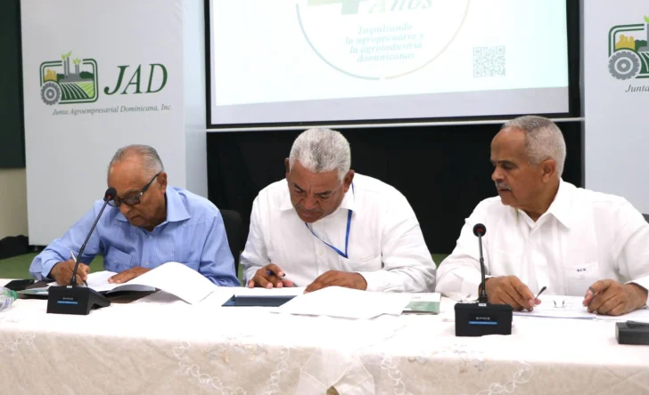 Firman acuerdo para modernizar agricultura bajo riego en República Dominicana