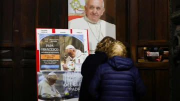 El papa Francisco admite que atraviesa ‘un momento de prueba’ con un ‘físico débil’