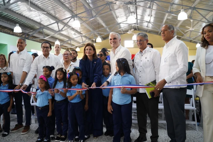 Minerd inaugura ampliación de centro educativo en Santiago