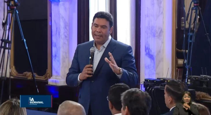 Senador denunció en LA Semanal marcha 'de odio' antihaitiana 'buscó hacer daño a nivel internacional'