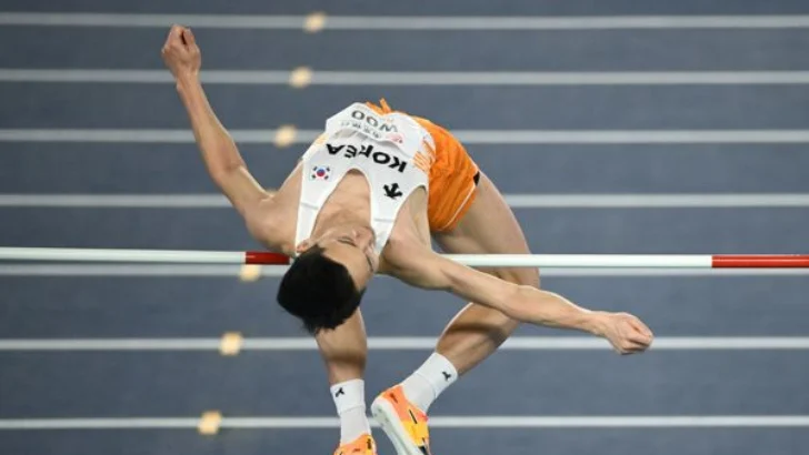 Sanghyeok Woo recupera corona mundial de salto de altura