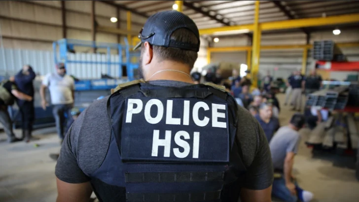 Los lugares de cita de jornaleros latinos en EEUU se vacían por miedo a las redadas