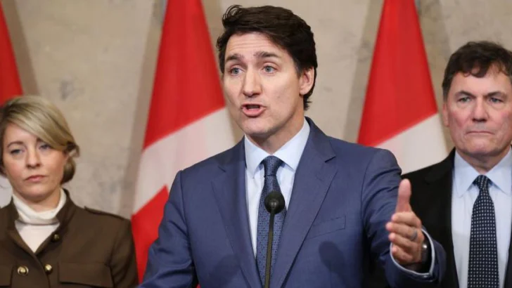 'Trump quiere que la economía de Canadá colapse para anexionarnos': la dura respuesta de Trudeau a los aranceles de Estados Unidos