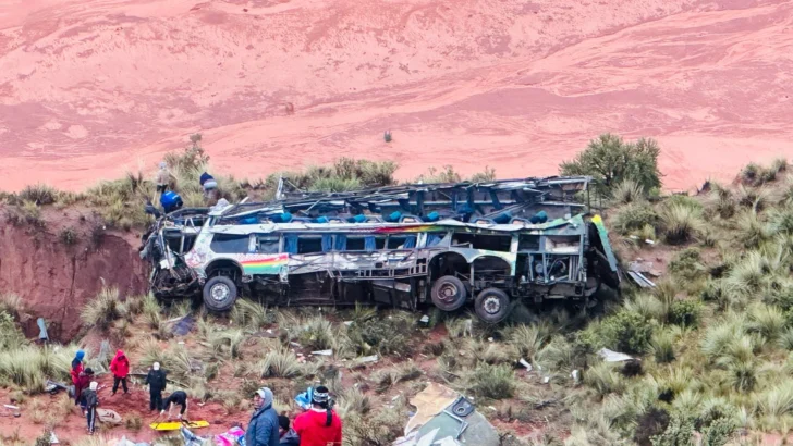 Sube a 31 el número de personas fallecidas en un nuevo accidente vial en Bolivia