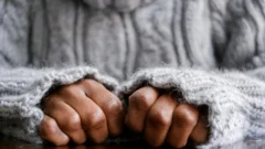 La mujer autista que fue encerrada injustamente en un hospital psiquiátrico durante 45 años en Inglaterra