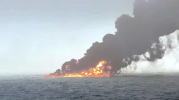 Un buque petrolero y un carguero chocan en el mar del Norte frente a la costa británica