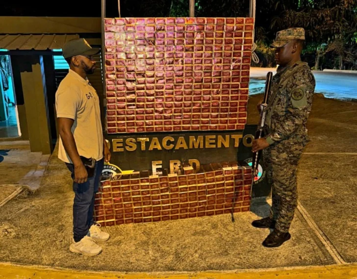 Ejército confisca un contrabando de cigarrillos y 9.7 libras de marihuana