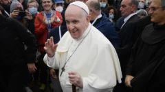 El testamento del papa: pidió ser enterrado en una tumba sencilla y con la inscripción de Franciscus