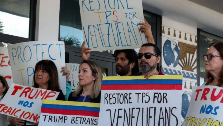 Un tribunal impide al gobierno de Trump seguir adelante con el fin del TPS a los venezolanos y le hará esperar al final de un juicio pendiente sobre ese caso