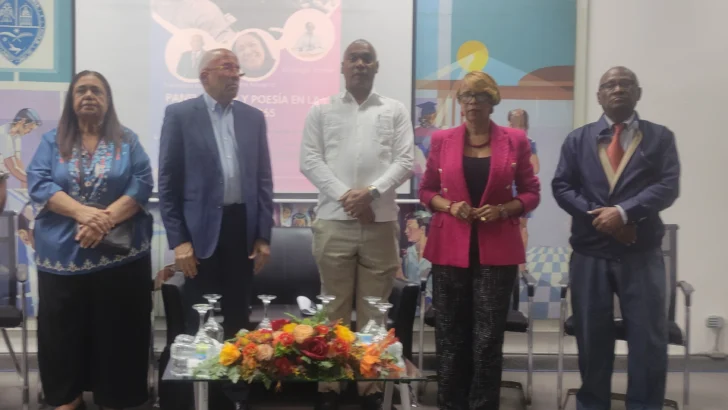 UASD celebra panel “Mujer y poesía en la Revolución del 1965” UASD celebra panel “Mujer y poesía en la Revolución del 1965”