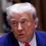 Trump subraya su frustración con los jueces por frenar su política de deportaciones