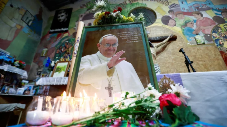 Hermanos todos: el mundo le dice adiós a un papa que traspasó barreras religiosas y políticas