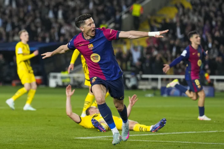 El Barça golea y acaricia las semifinales europeas