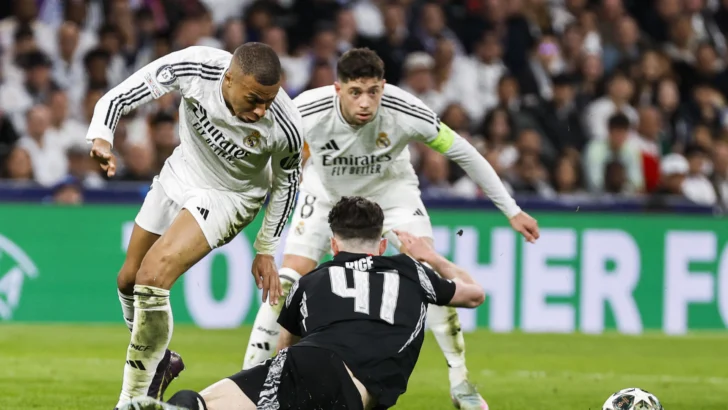 El Real Madrid pierde otra vez ante el Arsenal y dice adiós a la 'Champions' El Real Madrid pierde otra vez ante el Arsenal y dice adiós a la 'Champions'