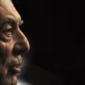 Mario Vargas Llosa, el 'hombre-pluma' peruano cuya obra literaria nació en París