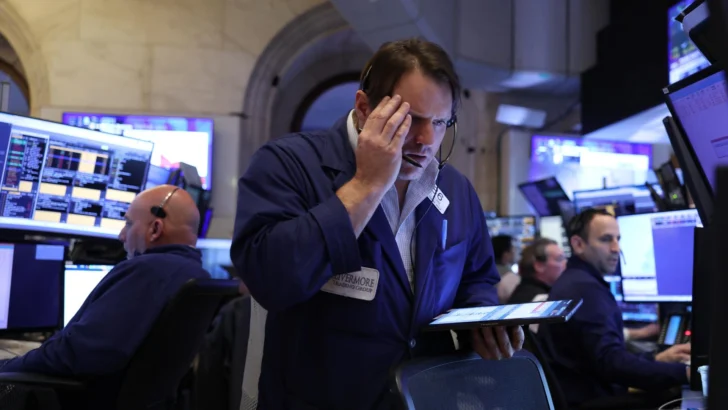 Wall Street cierra con fuertes caídas por aranceles de Trump Wall Street cierra con fuertes caídas por aranceles de Trump