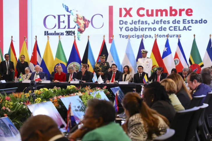 CELAC critica con dureza deportaciones y encarcelamientos de migrantes desde EEUU