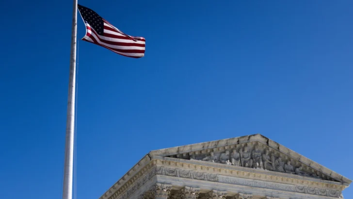 Corte Suprema de EEUU suspende la deportación de venezolanos desde Texas Corte Suprema de EEUU suspende la deportación de venezolanos desde Texas