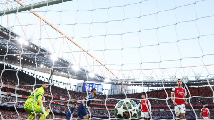 Franceses del PSG ganan al Arsenal del Reino Unido en la primera semifinal Franceses del PSG ganan al Arsenal del Reino Unido en la primera semifinal